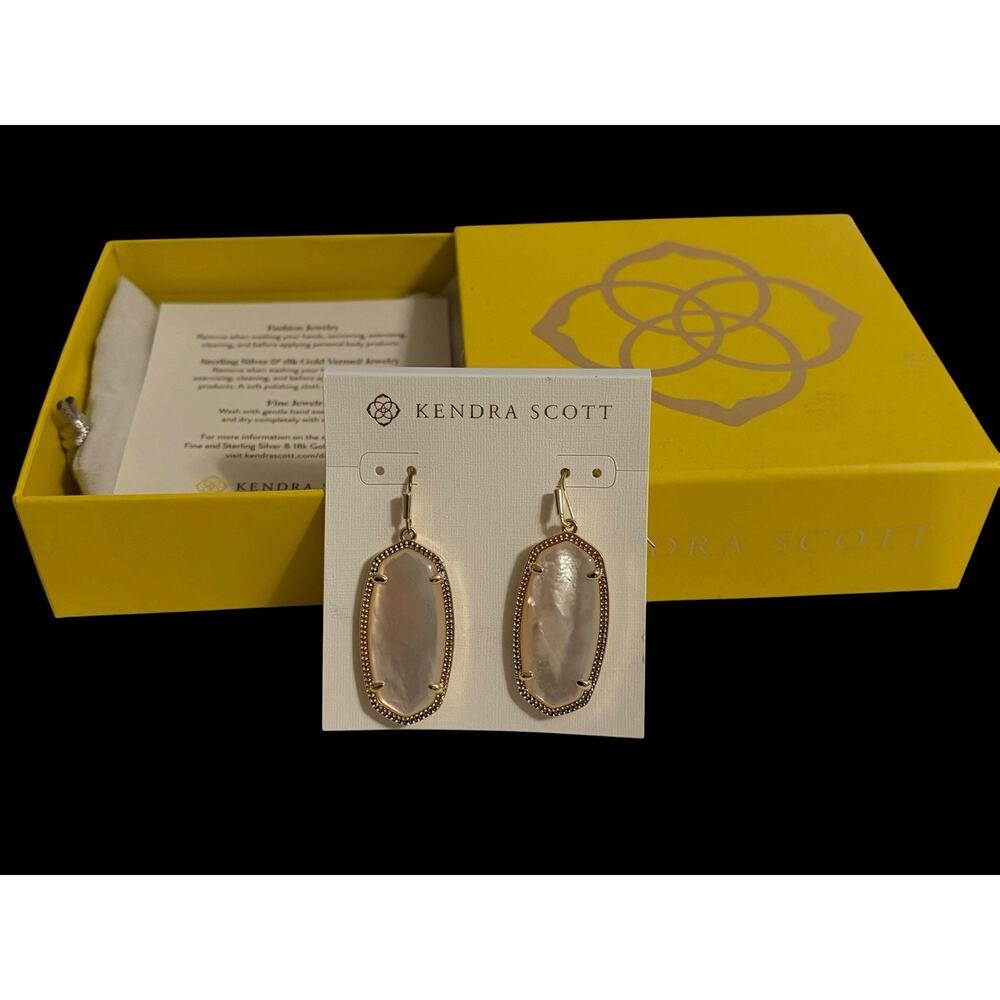 NEW Kendra Scott Elle Drop Earrings in Ivory Mother of Pearl Gold With Box $88 - Picture 6 of 10